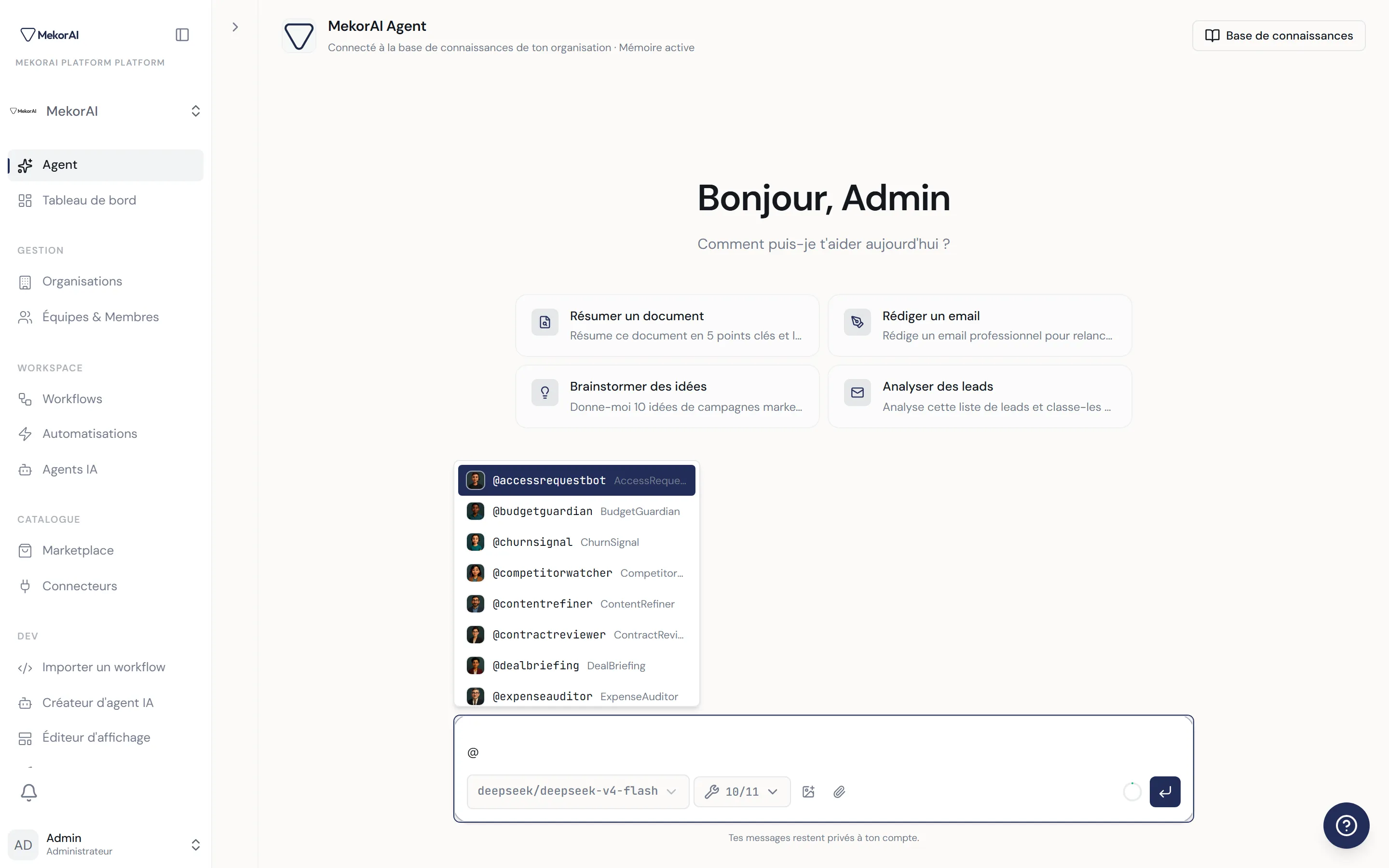 À CAPTURER : le champ contenant « @ » et le menu de mention ouvert au-dessus, listant des agents (avatar + @slug + nom)