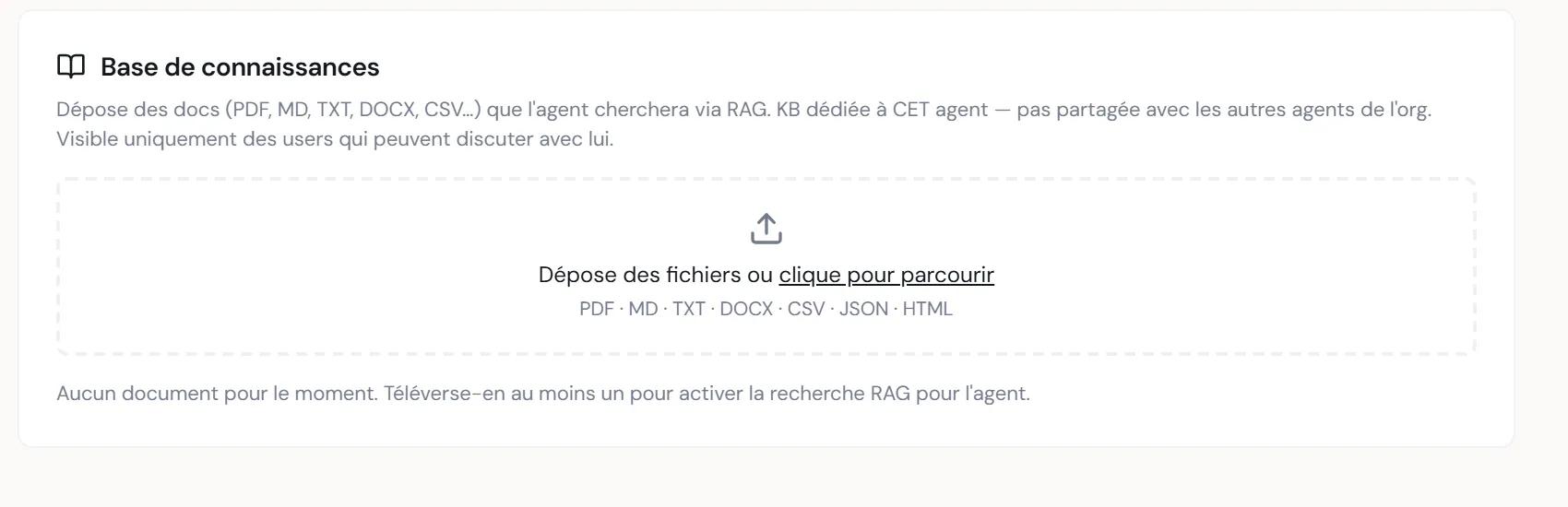 À CAPTURER : la section Base de connaissances avec la zone de dépôt en pointillés et, en dessous, la liste des documents téléversés avec leurs badges de statut et leur bouton corbeille