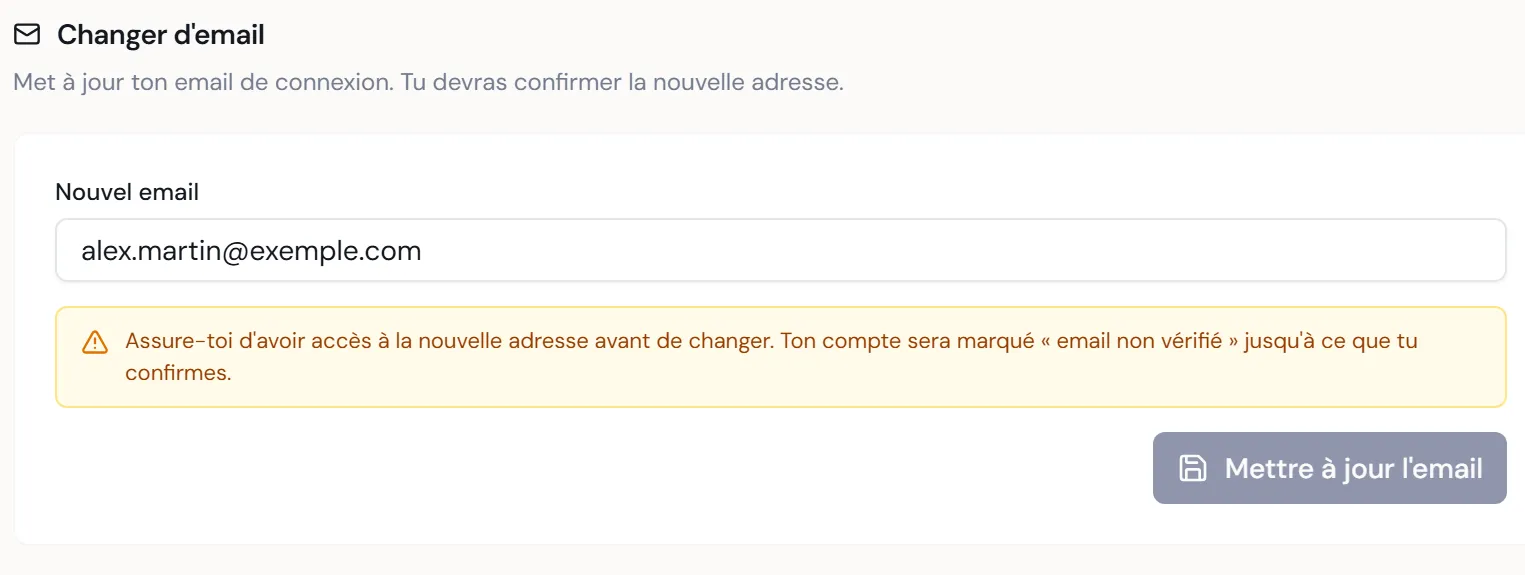 À CAPTURER : le bloc « Changer d'email » avec le champ nouvel email, l'encadré d'avertissement ambre et le bouton Mettre à jour