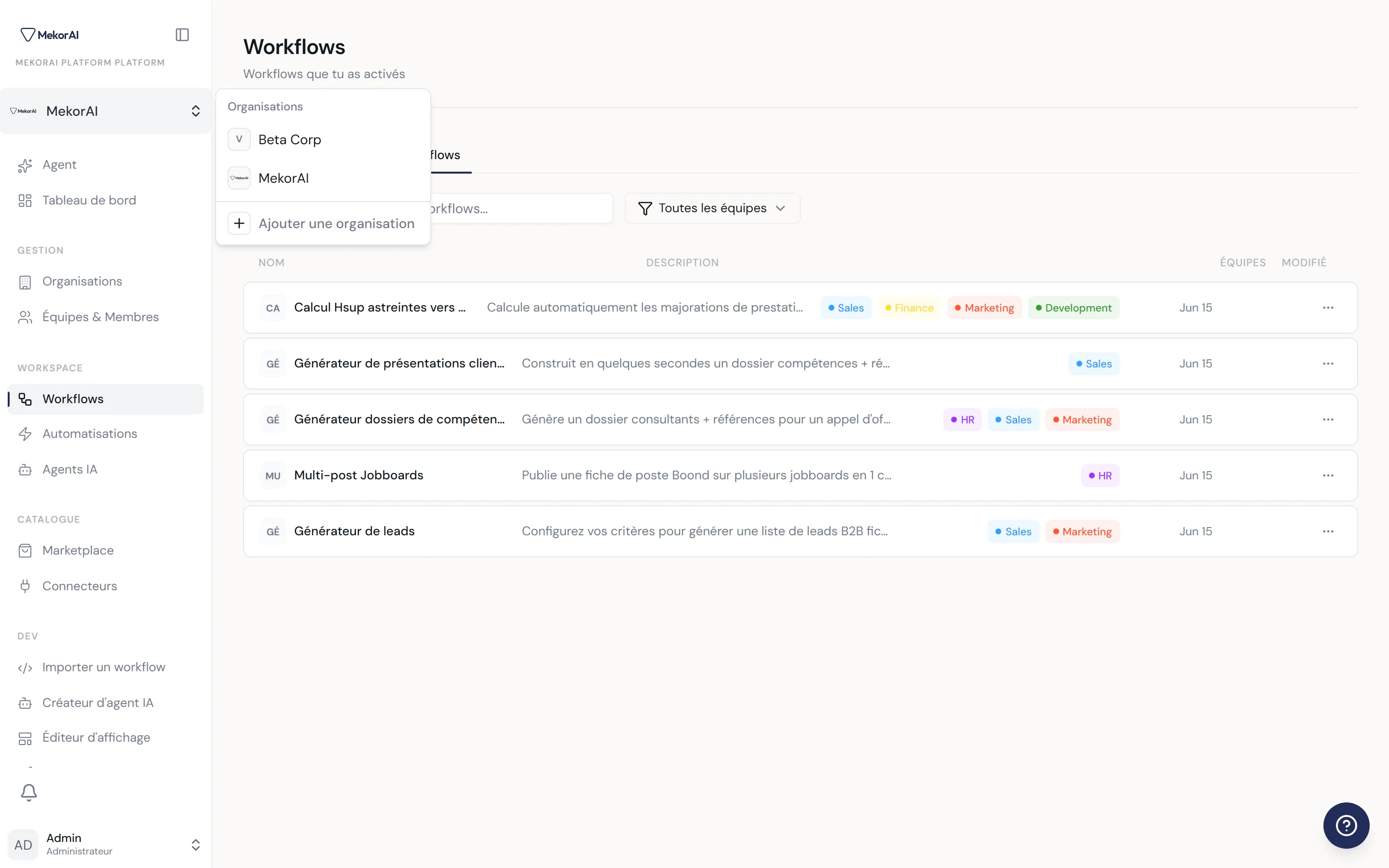 À CAPTURER : un résultat de workflow rendu en composants riches — par exemple un indicateur clé en haut, un tableau détaillé et une fiche lead avec boutons d'action
